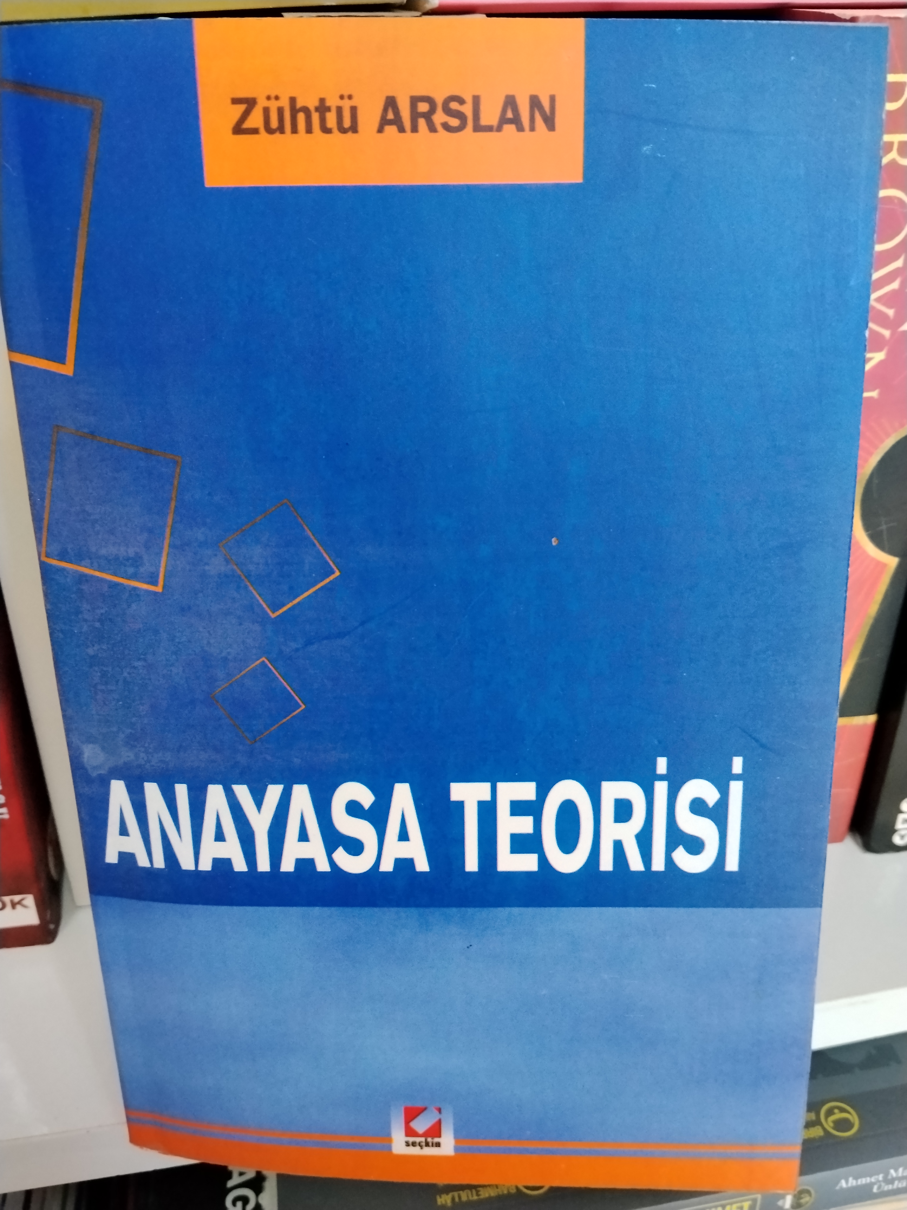 Anayasa teorisi-zühtü arslan